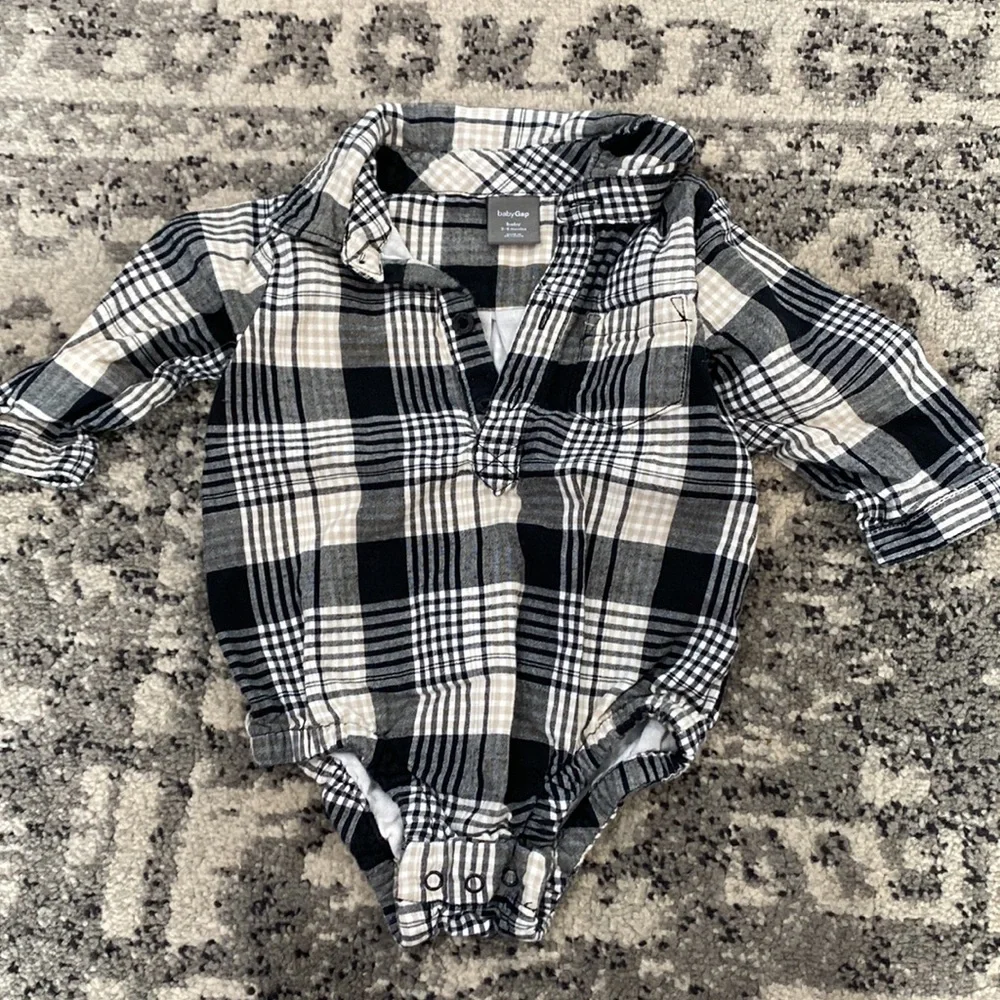Gap 5 onesie bundle